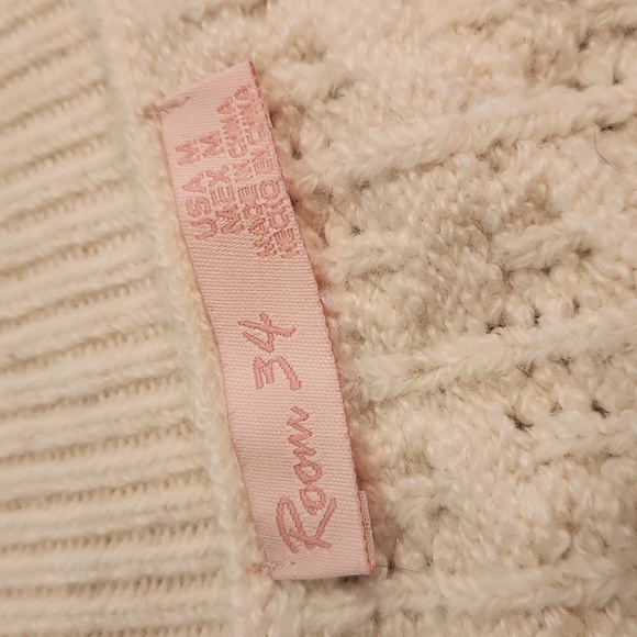 Dex / Room 34 Sweater - Picture 2 of 5